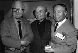 ニューヨークADCで左からポール・ランド、イサムノグチと（1987年）